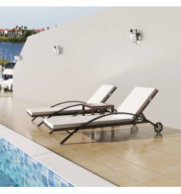 Chaises longues avec table...