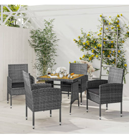 Mobilier à dîner...