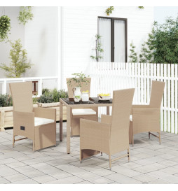 Ensemble à dîner de jardin...